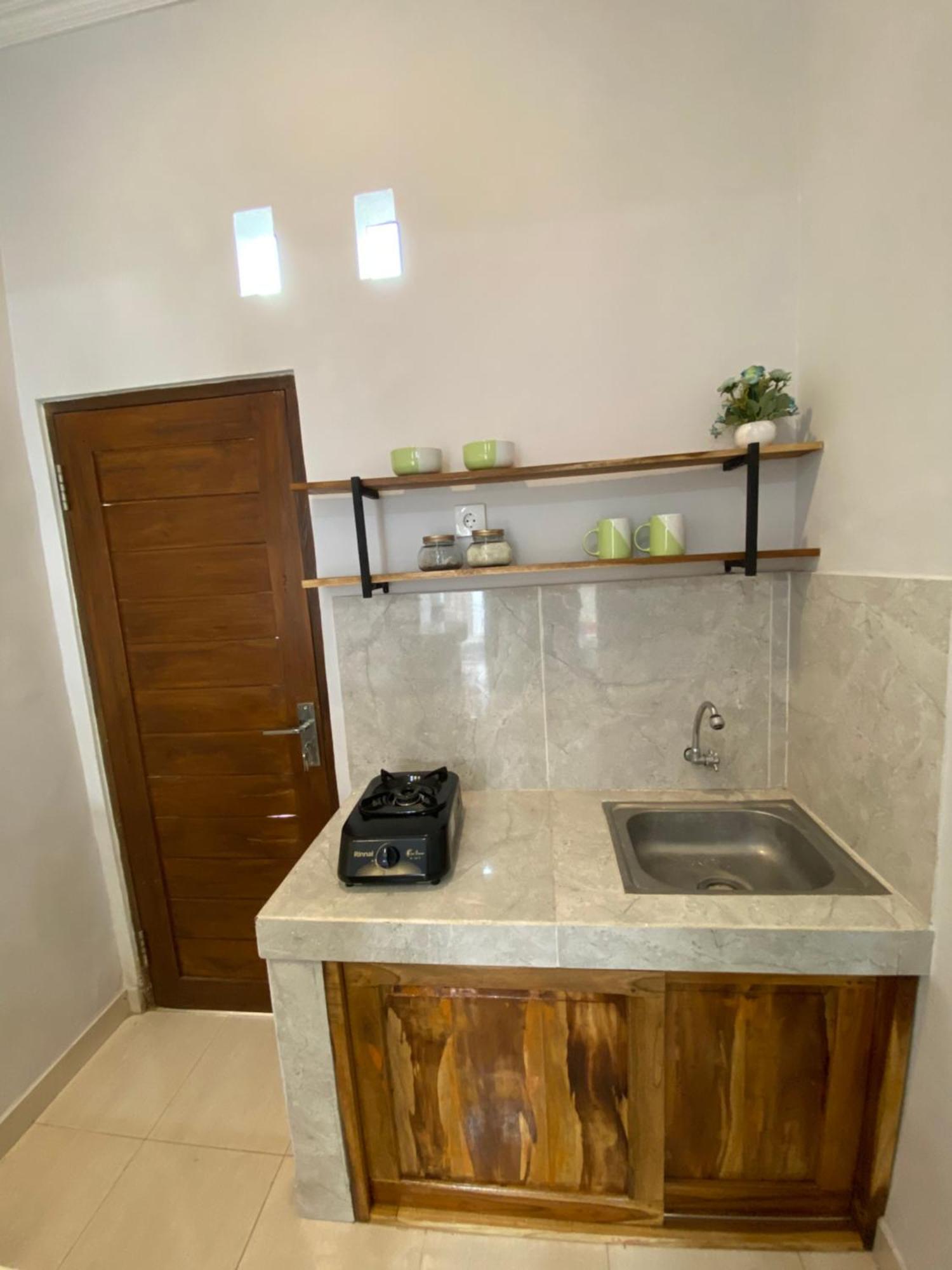 Lagriya Guest House Ketewel Exterior photo